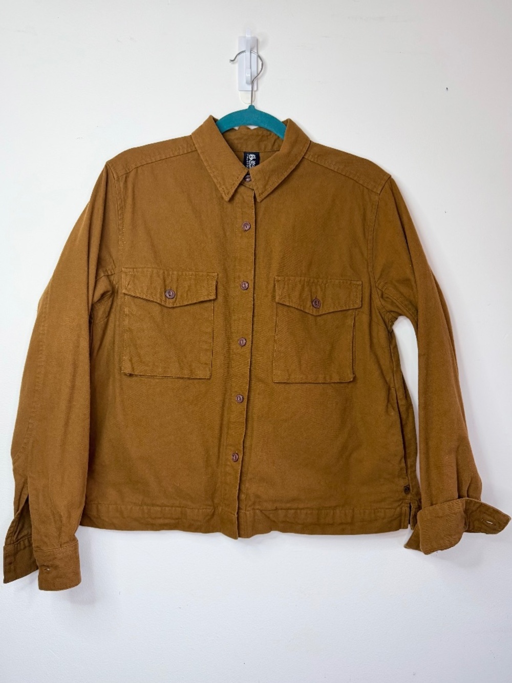 Mountain Hardwear shirt jacket in a really good mustard-brown shade. One of thos